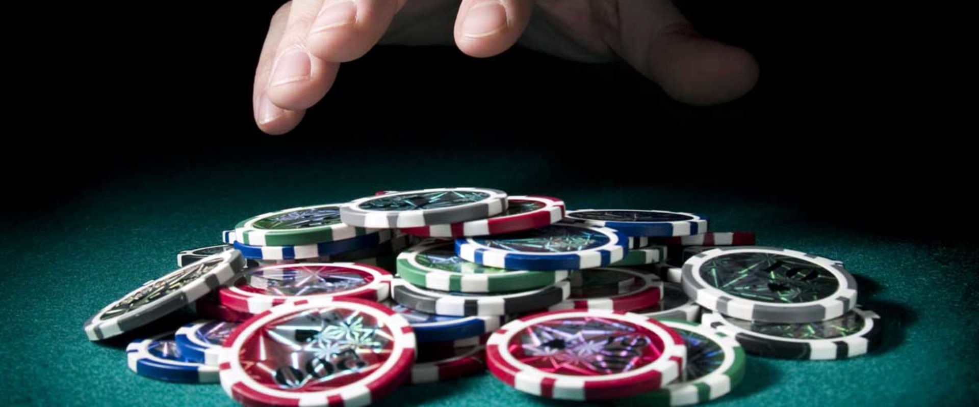 How to Master Semi-Bluffing in Low Limit Omaha Poker
