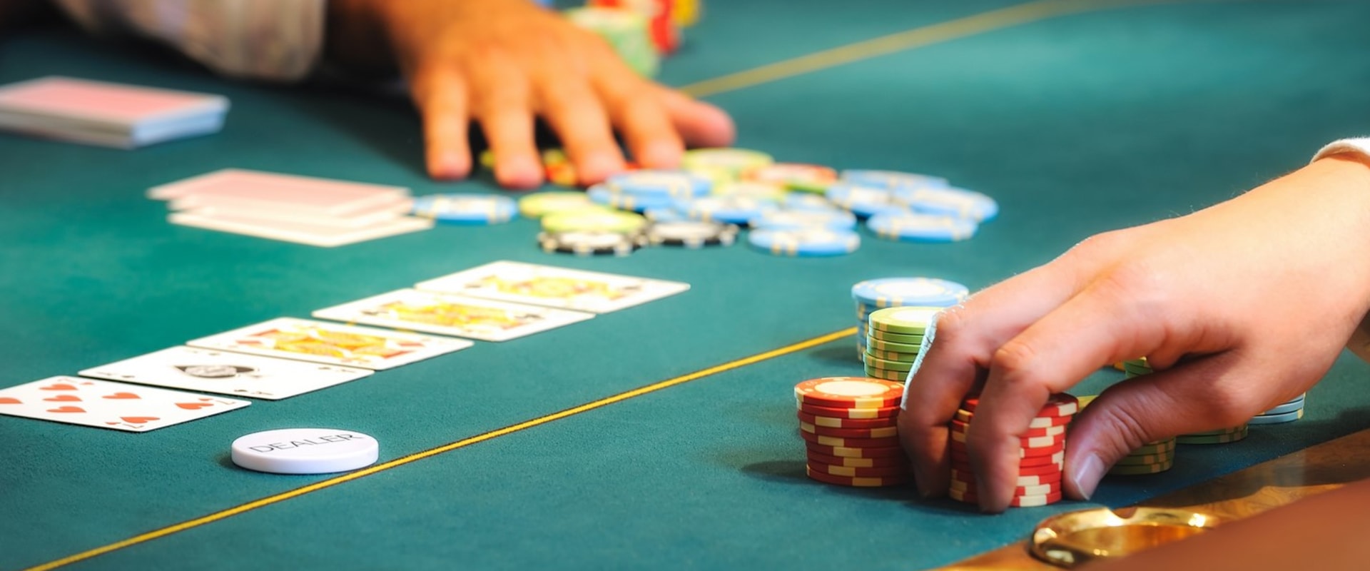 Low Limit Omaha: Everything You Need to Know About Dealing and Betting Rules